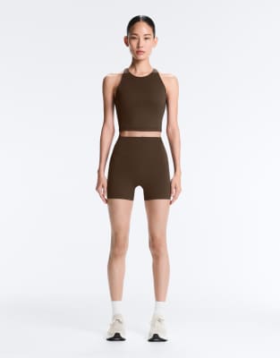 Oysho - Hotpants aus Comfortlux in Dunkelbraun mit hohem Bund, 10 cm