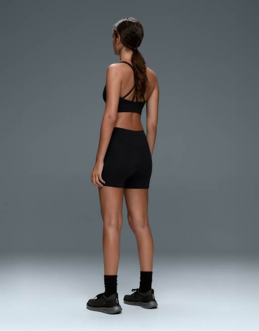 Oysho – Hotpants aus Comfortlux in Schwarz mit hohem Bund, 10 cm, 4 von 7