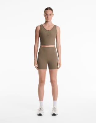 OYSHO - Hotpants mit hohem Bund aus geripptem Comfortlux in Grau, 10 cm Bundhöhe