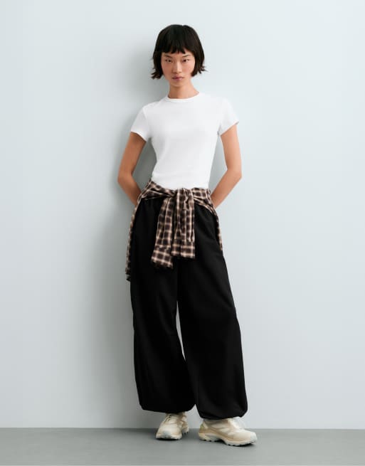 OYSHO - Hvid figursyet ribstrikket T-shirt i bomuldsblanding, 2 af 6