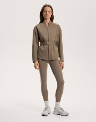 OYSHO - Jacke in Mokkabraun mit Neoprenoptik und Gürtel-Brown