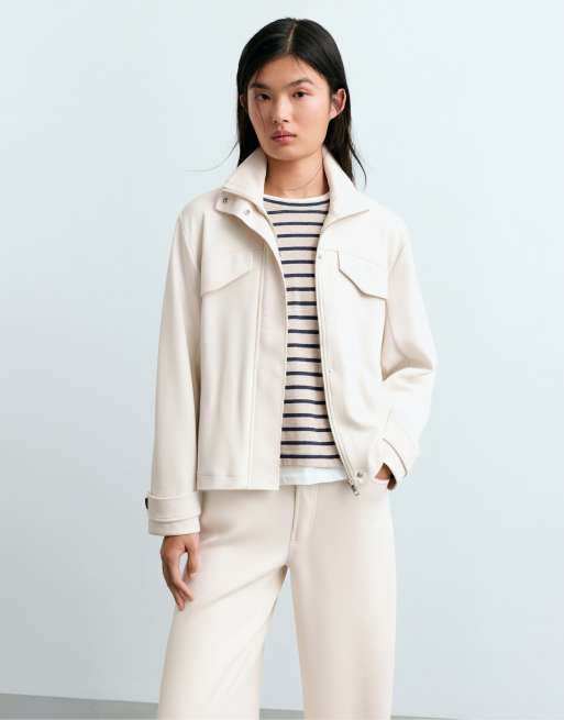 OYSHO Jacke mit Gürtel und Taschen in hellem Ecru, 2 von 5