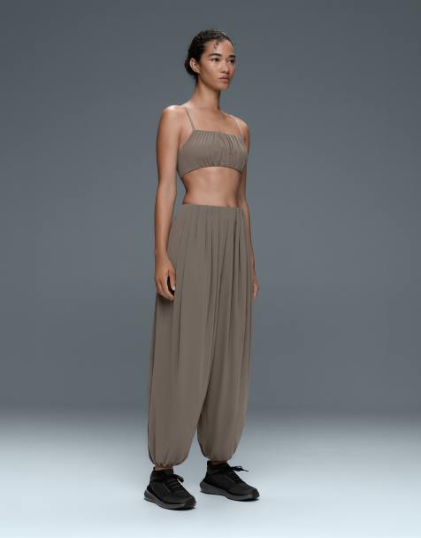OYSHO joggers a pieghe leggeri in grigio kaki - view 1