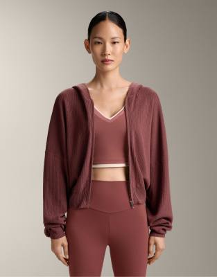OYSHO - Kapuzenjacke aus Rippstrick in Mauve-Kupfer