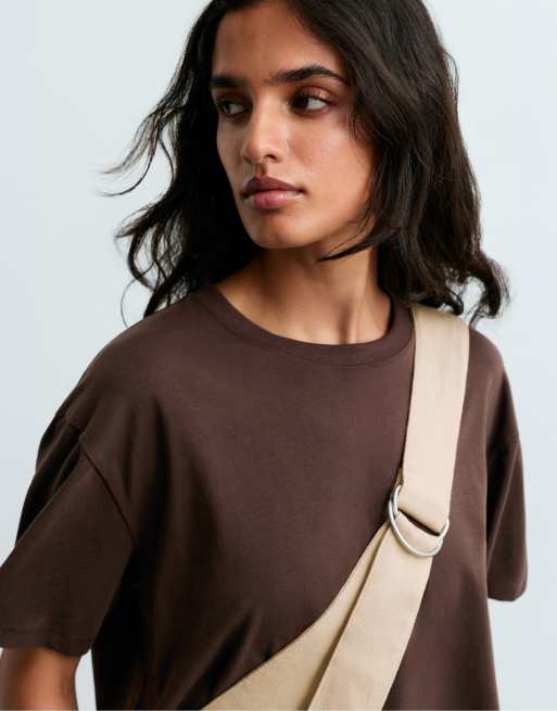 OYSHO – Kastiges T-Shirt aus Baumwollmix in Braun, 3 von 5
