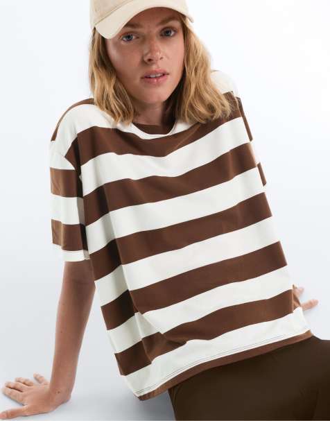 OYSHO – Kastiges T-Shirt aus Baumwollmix in Dunkelbraun mit Streifen - view 1