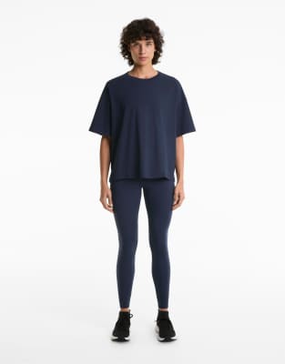 OYSHO - Kastiges T-Shirt aus Baumwollmix in Marineblau