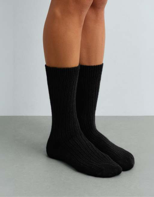 OYSHO klassische Socken aus 18 % Kaschmir und 8 % Wolle in Schwarz, 4 von 4
