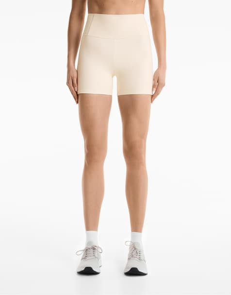 Oysho – Kompressions-Hot-Pants in blassem Ecru mit hohem Bund, 10 cm Schrittlänge - view 1