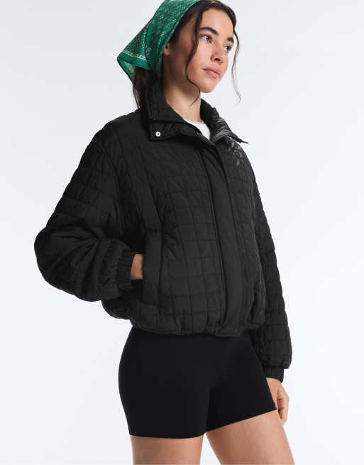 OYSHO kort fellex® aerogel-vatteret jakke i sort, 7 af 7