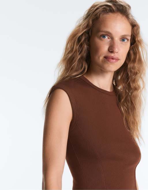 OYSHO – Kurzärmliges, geripptes Oberteil in Kaffeebraun mit Baumwoll- und Modalanteil, 6 von 7