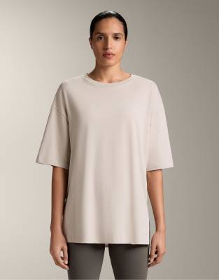 OYSHO - Kurzärmliges T-Shirt aus Baumwollmix in Taupe-Grau