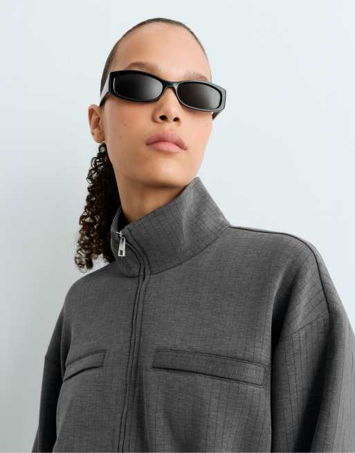 OYSHO kurze Jacke mit verstellbarer Taille und Modal in Grau, 3 von 4
