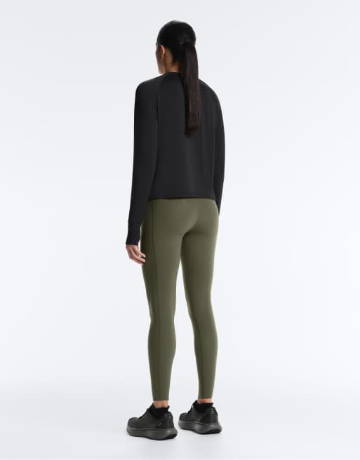 OYSHO – Langärmliges Funktions-T-Shirt in Schwarz, 4 von 4