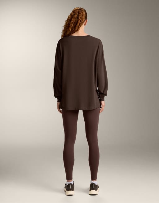 OYSHO – Langärmliges Oversize-T-Shirt aus Baumwollmix in Dunkelbraun, 3 von 4