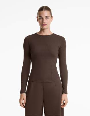 Oysho - Langärmliges T-Shirt in Braun aus geripptem Modal-Baumwoll-Mix-Brown