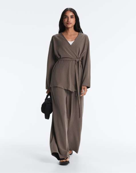 OYSHO – Lange, asymmetrisch gestreifte Jacke aus Modalmix in Braun - view 1