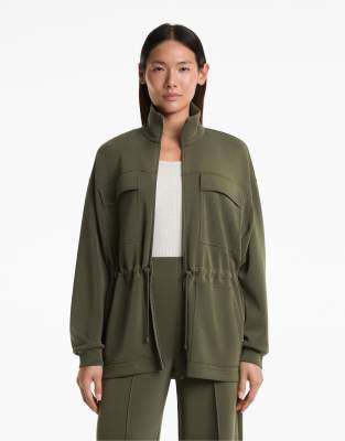 OYSHO - Lange Jacke in Grün mit 4-Taschen aus weichem Modal