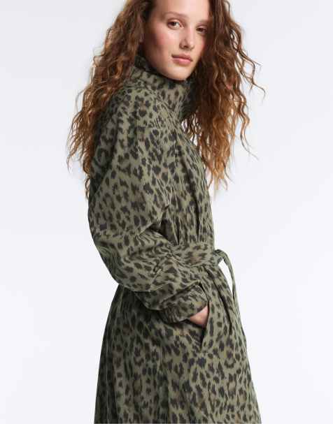 OYSHO – Lange, superleichte und 10K wasserdichte Jacke in mittlerem Khaki - view 1