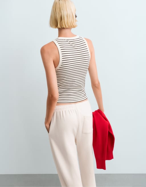 OYSHO langes geripptes Tanktop mit Rundhalsausschnitt aus Modal in Hellbraun, 4 von 4