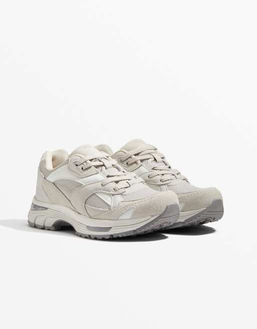 Oysho – Lauf-Sneaker in Nerzbeige, 2 von 4