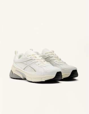 Oysho - Lauf-Sneaker in Weiß
