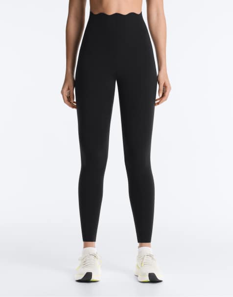 OYSHO - Leggings a vita alta a compressione e contenitivi alla caviglia neri con dettaglio ondulato - view 1