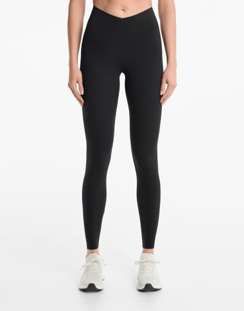 Oysho - Leggings leggeri da 65 cm neri alla caviglia con fascia in vita a V - view 1