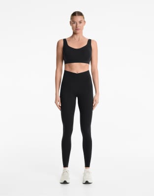 OYSHO - Leichte, knöchellange Leggings in Schwarz mit V-förmigem, super-hohem Bund, 65 cm Schrittlänge