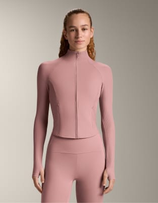 OYSHO - Leichte, warme, gerippte Jacke aus Funktionsmaterial in Hellrosa