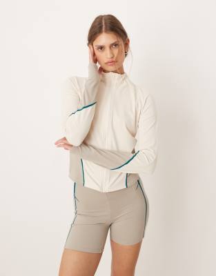 OYSHO - Leichte, warme Jacke aus Funktionsmaterial in blassem Ecru-Neutral