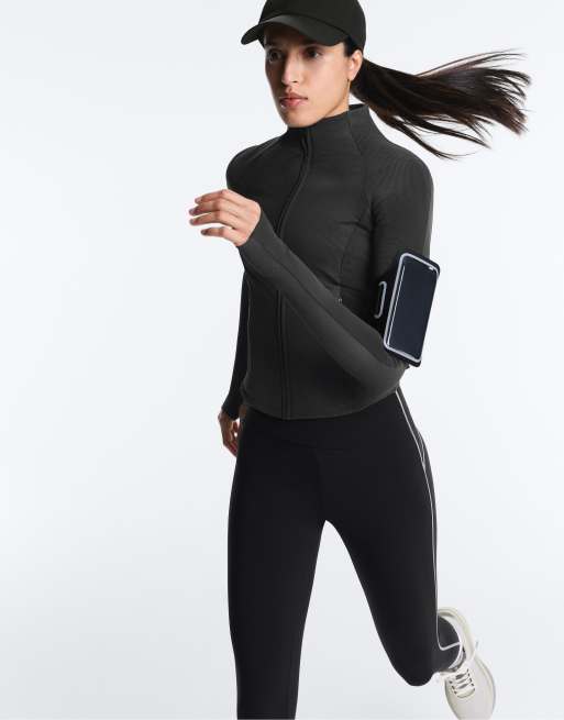 OYSHO – Leichte, warme Jacke aus Funktionsmaterial in Schwarz mit reflektierendem Design, 2 von 4