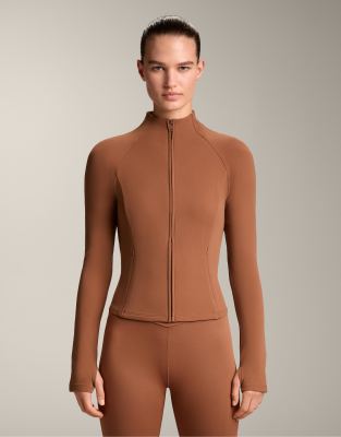 OYSHO - Leichte, warme Jacke in Hellbraun-Brown