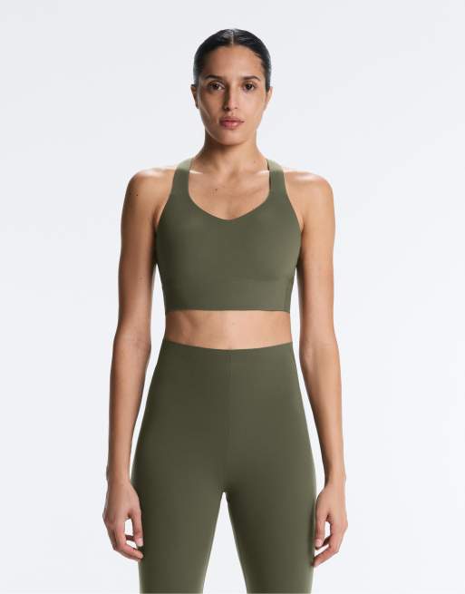 OYSHO – Light Touch – BH in Khaki mit mittlerer Stützfunktion und überkreuzten Rückenträgern, 3 von 7
