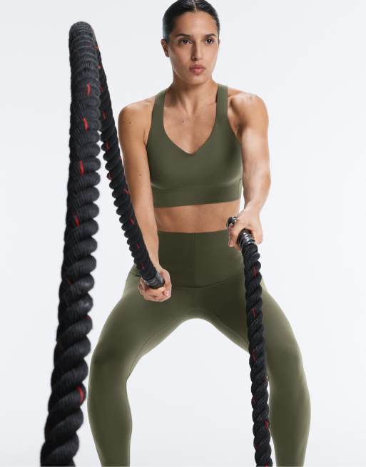OYSHO – Light Touch – BH in Khaki mit mittlerer Stützfunktion und überkreuzten Rückenträgern, 5 von 7