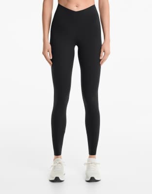 Oysho - Light-Touch - Knöchellange Leggings in Schwarz mit v-förmigem Bund, 65 cm