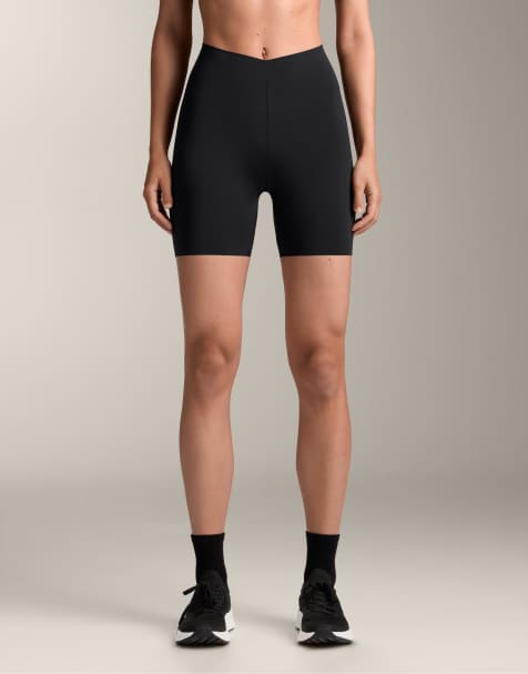 OYSHO – Light Touch – Motorrad-Leggings in Schwarz mit hohem Bund, V-Schnitt und 20 cm Schrittlänge - view 1