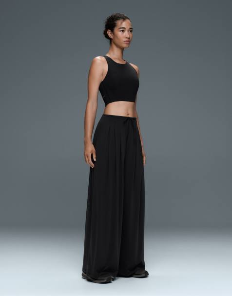 OYSHO Light touch pleated wide-leg trousers in black - view 1