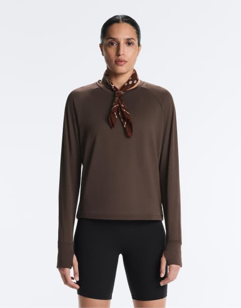 OYSHO Long-sleeved technical t-shirt in dark brown - view 1