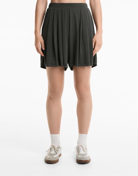 Oysho – Luftige, plissierte Bermudashorts in Anthrazit mit Modalanteil - view 1