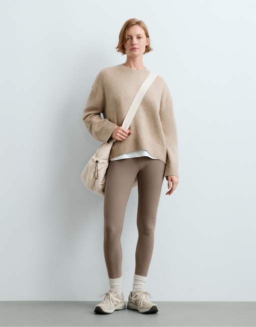 OYSHO maglione in maglia con scollo rotondo color mink, 2 di 5