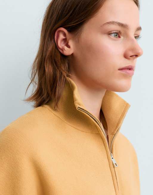 OYSHO maglione in maglia misto cotone con mezza zip color ocra, 3 di 6