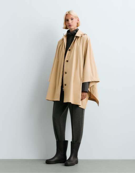 OYSHO mantella corta extra leggera impermeabile 10k color cammello, 1 di 4