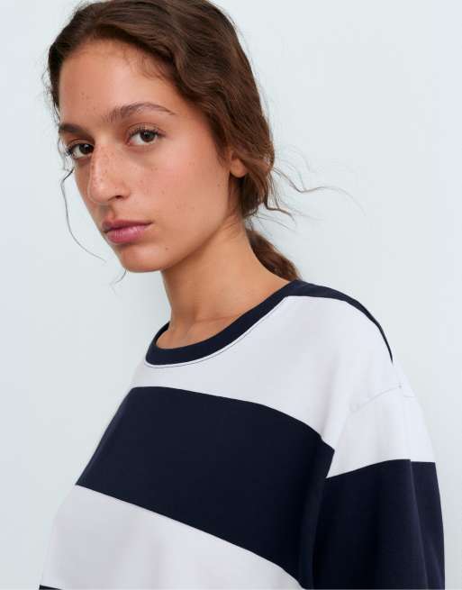 OYSHO – Marinblå t-shirt i bomullsmix med boxig passform och breda ränder, 3 av 7