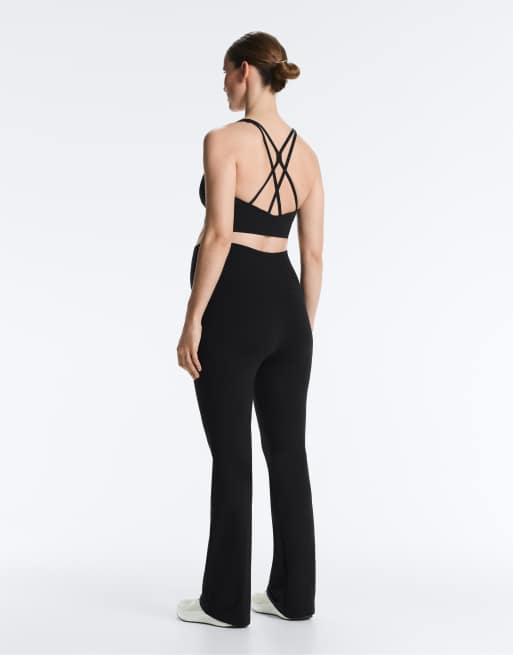 OYSHO Maternity – Schlaghose aus Comfortlux-Material in Schwarz mit 80 cm Länge, Umstandsmode, 4 von 4