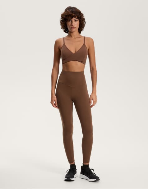 OYSHO Medium-support comfortlux crossover sports bra with cups in brown