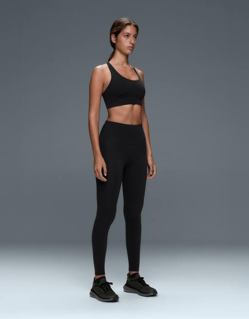 OYSHO medium-support comfortlux sports bra with cups in black, 2 of 7