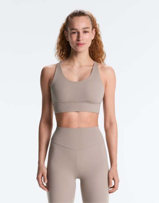 OYSHO Medium-support comfortlux sports bra with cups in pale taupe, 3 of 7