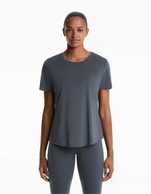 OYSHO - Microperforated - Kurzärmeliges Funktions-T-Shirt in Anthrazitblau-Grau
