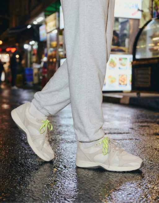 OYSHO - Minkfarvede lave sneakers i løbestil, 4 af 4